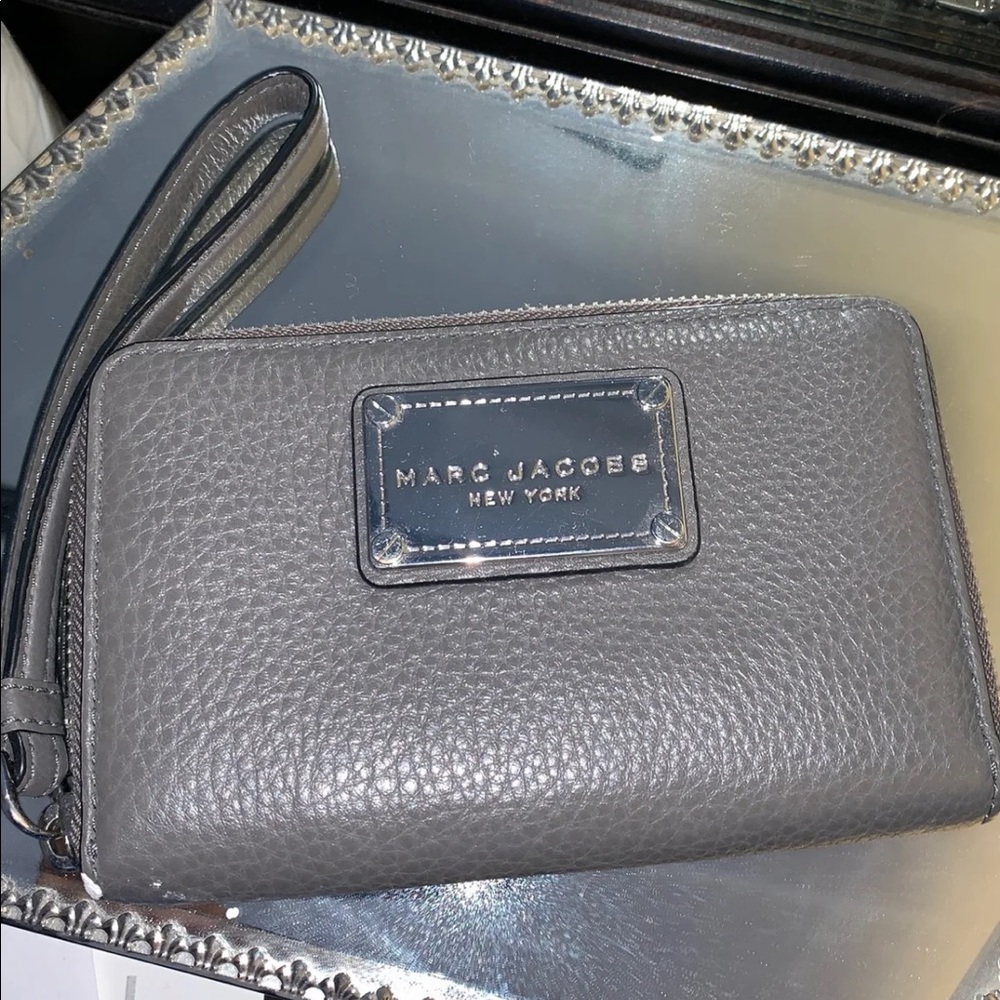 Marc jacobs wallet wristlet